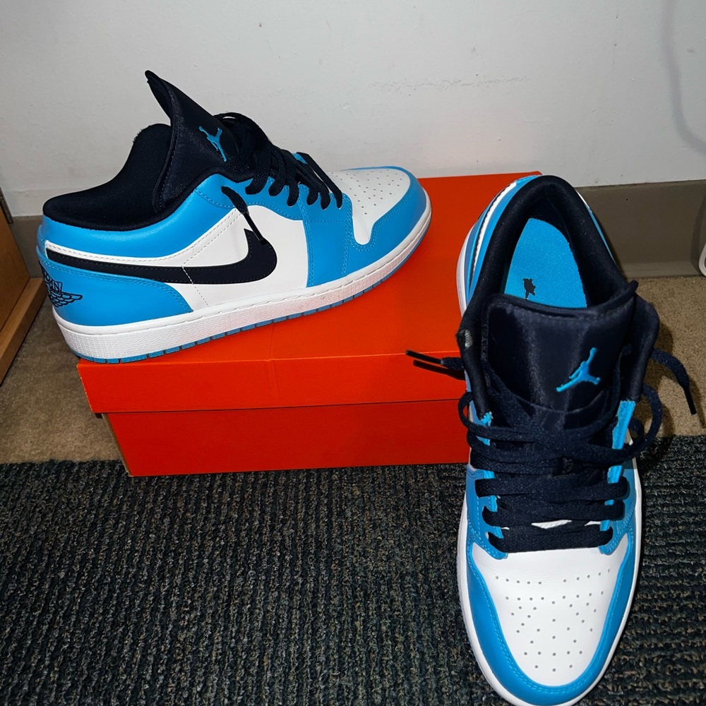 UNC jordan 1 low size 11